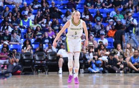 kaiyun-状元佩奇新秀赛季表现:场均19.1分5.3助 爆砍44分WNBA本赛季最高