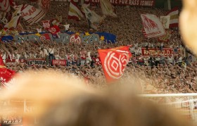 kaiyun-美因茨因球迷燃放烟火被罚4万欧元;若再犯将关闭部分看台